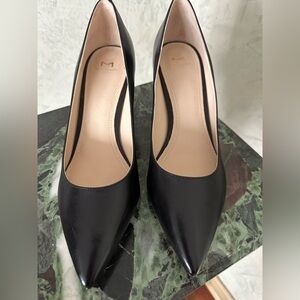 Marc Fisher Black Pointed-Toe Leather Heels